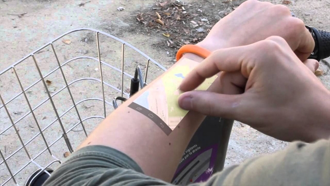 直接在手臂上玩手機?|科技產(chǎn)品設(shè)計